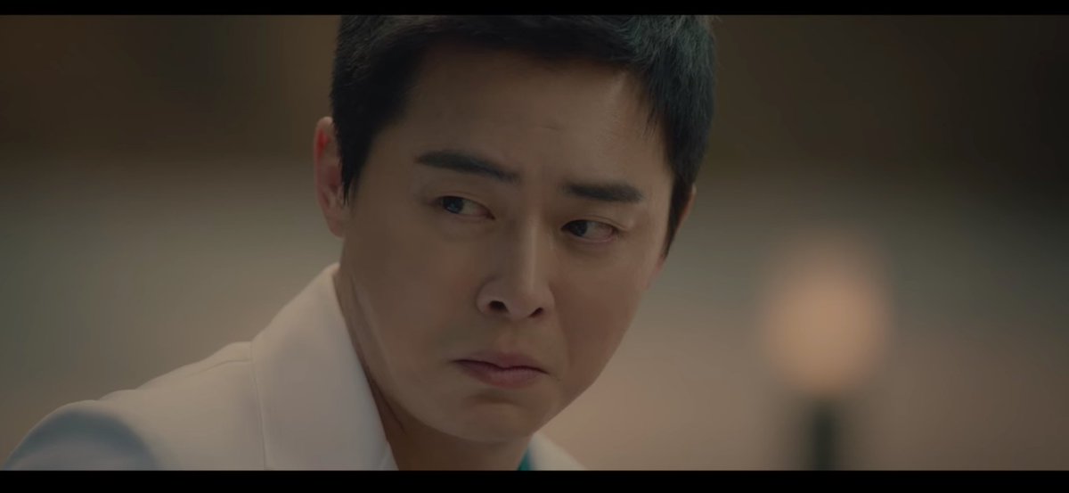 Love at first sight? The captain cringed a little!  Ikjun's expressions always get me! I'm gonna miss him so bad!  #HospitalPlaylist
