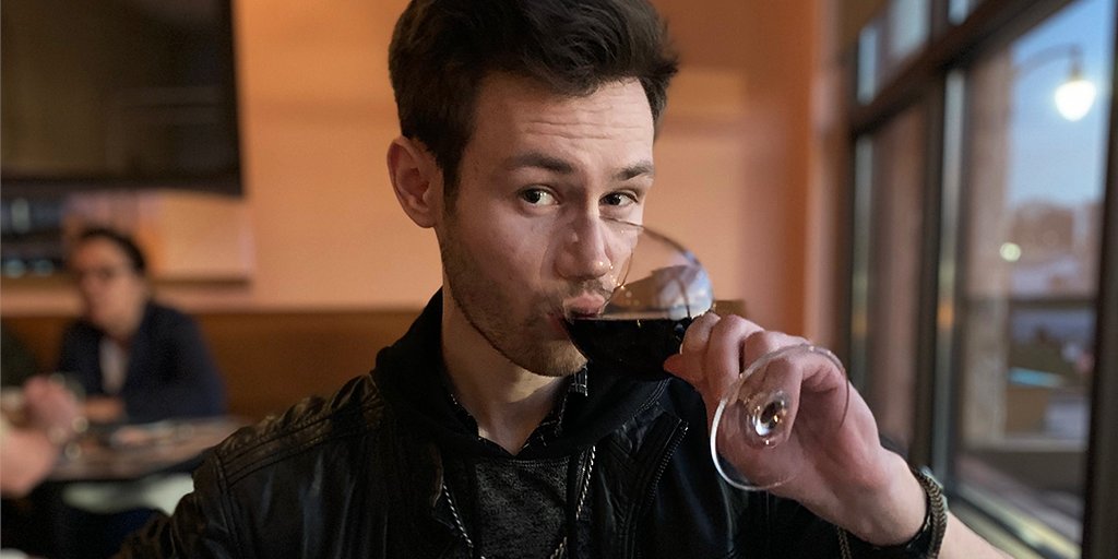 koryshore's tweet image. I'm trying so so hard to forget the family sitting behind me ruining our server's day 😡---  please treat people with respect and love... especially during these times.

#missinglife #nostalgia #atlantaroadtrip