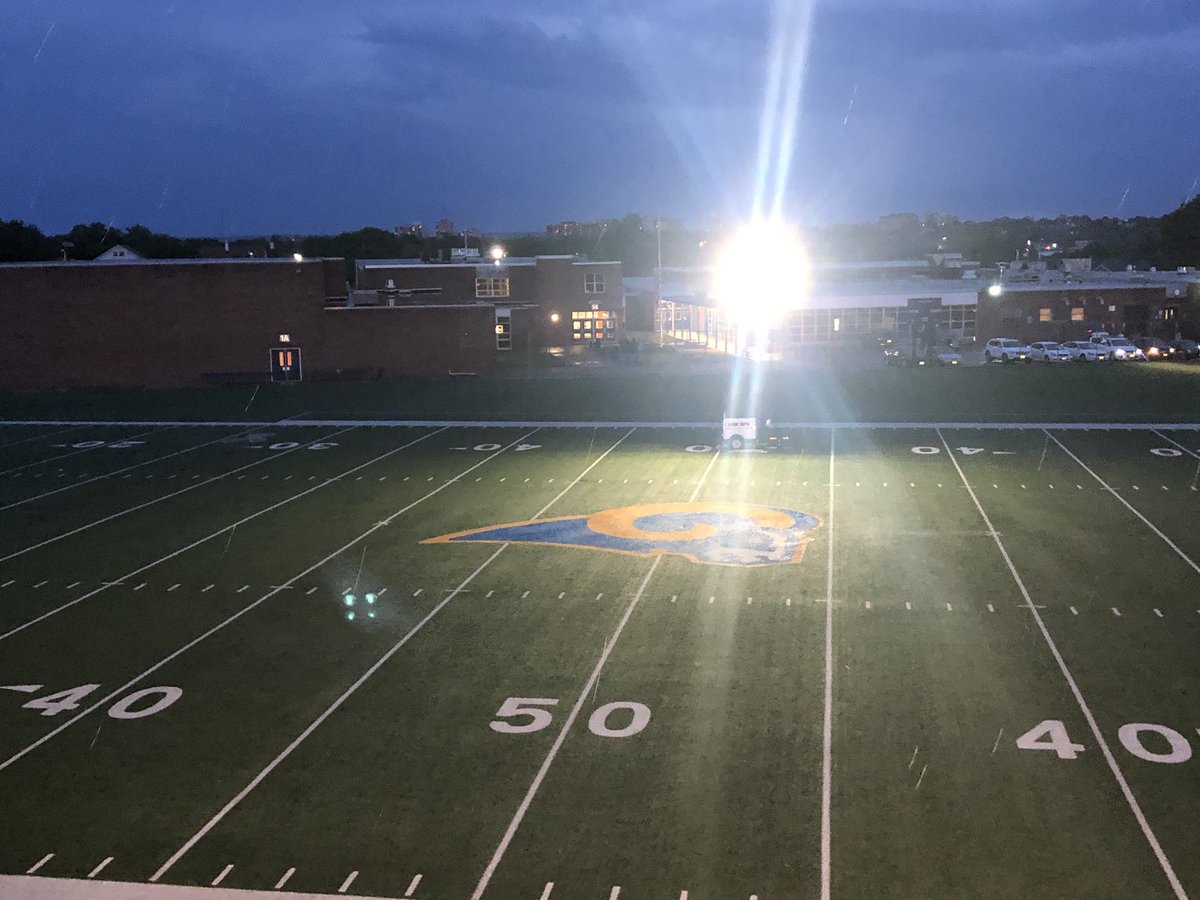 LodiHS_NJ's tweet photo. Class of 2020 Keep Shining Bright!!! #BETHELIGHT. #LHSAloneTogether #BEACHAMPIONTODAY https://t.co/Yi95bbdOTO