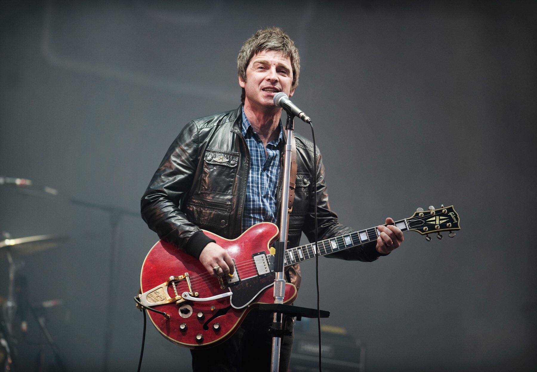 Happy birthday to Noel Gallagher who turns 53 today!     