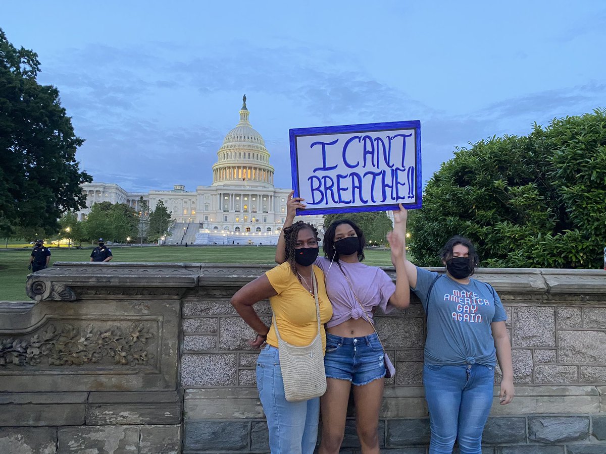 The group has arrived at the Capitol where police are waiting on the lawn  #GeorgeFloydprotest