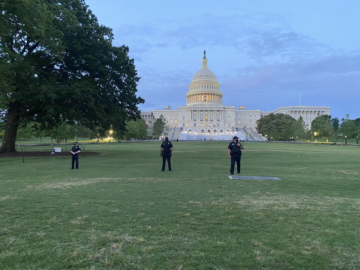 The group has arrived at the Capitol where police are waiting on the lawn  #GeorgeFloydprotest