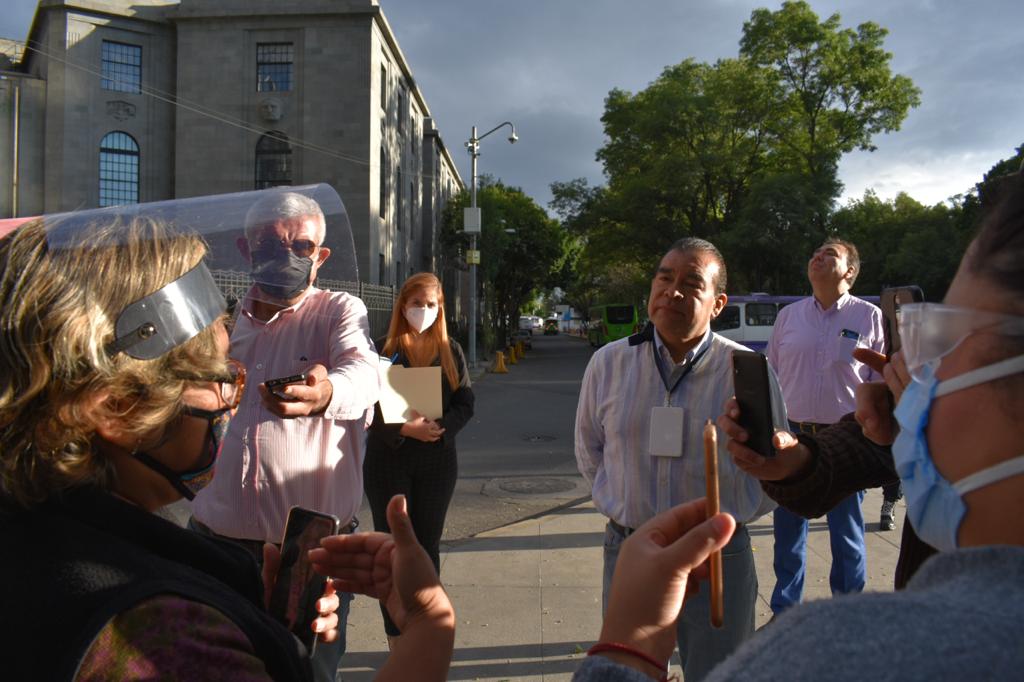 SSalud_mx's tweet image. Autoridades de @SSalud_mx llegaron a un acuerdo con padres de niñas y niños con #Cáncer, comprometiéndose al abasto y distribución oportuna de medicamentos, por lo que levantaron la huelga de hambre que tenían afuera de esta dependencia.