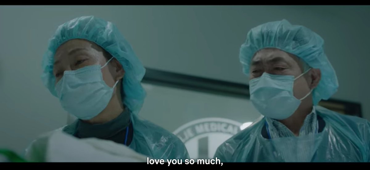 CS patients are always heartbreaking! The way the parents were not ready to let go of their son...totally understandable. Aside from Jaehak and Junwan's work, I believe their love for him was key in saving his life. He heard them so he fought for his life.  #HospitalPlaylist