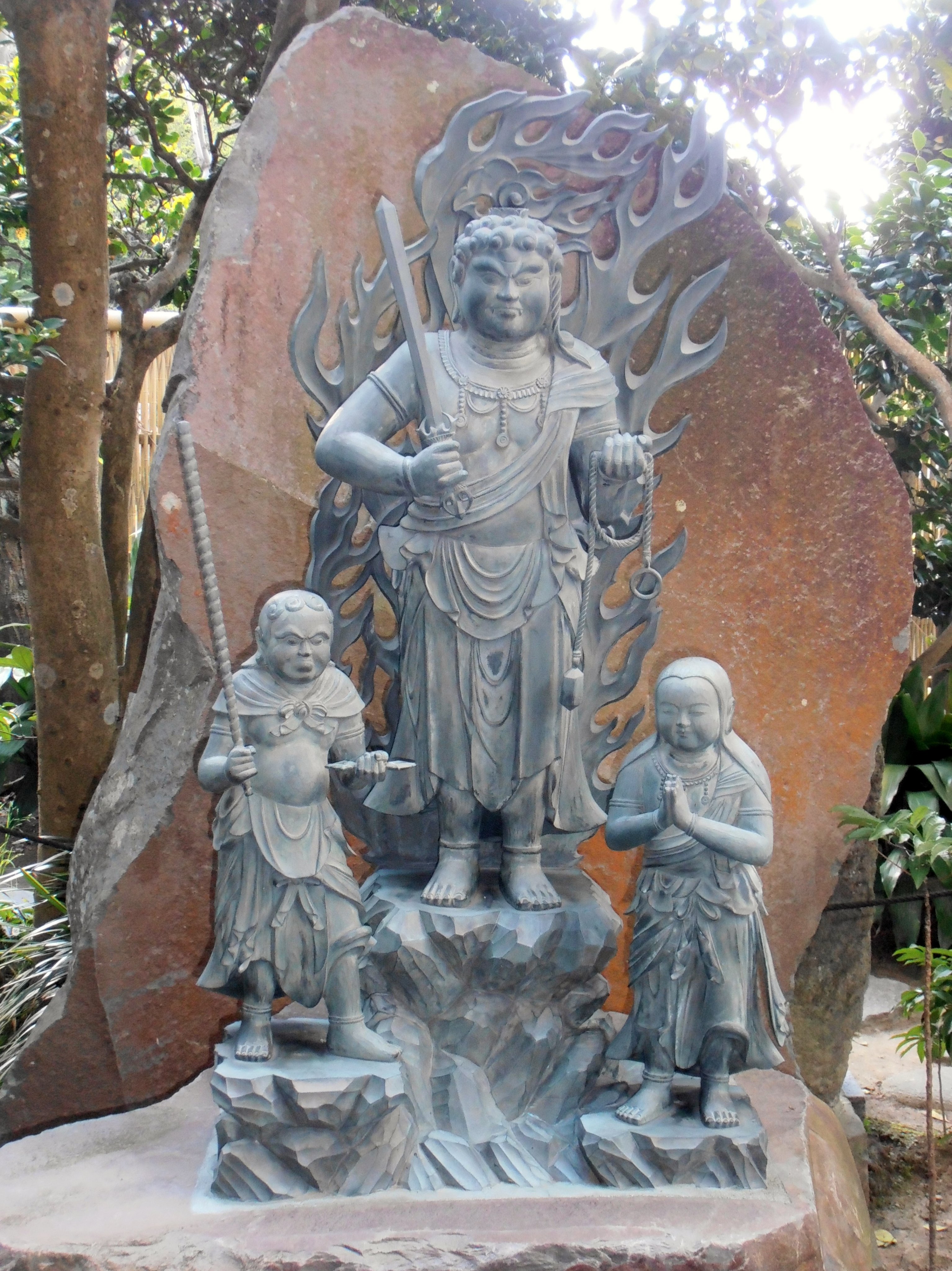 ホワイストン 鎌倉の お寺 成就院の不動明王を携帯の待ち受け画面に設定すると 縁結びの効果があると言われています ご自由にお使い下さい ちゃらぽこtwitter散歩会 T Co Thduunhtes Twitter