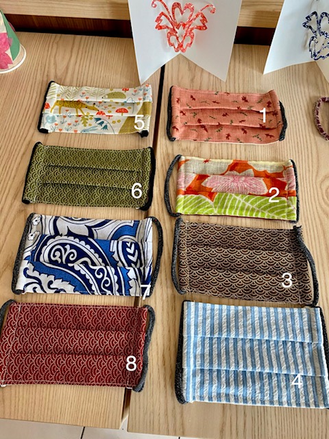 アイルランドで最も有名な寿司屋の1つ「わ鮨」(<a href="/wacafegalway/">WA SUSHI (WA CAFE)</a>) のオーナーシェフを務める早川芳美さんが、ゴールウェイに住む日本人の友人たちと共に、和柄の布マスクを作るプロジェクトを始めました。地元の方々にも、日本の伝統的なデザインを楽しんでいただけたら嬉しいですね🌸