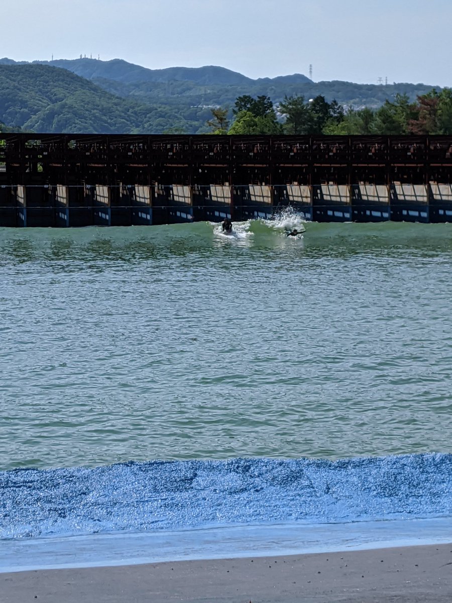 人工サーフィン楽しんでます。