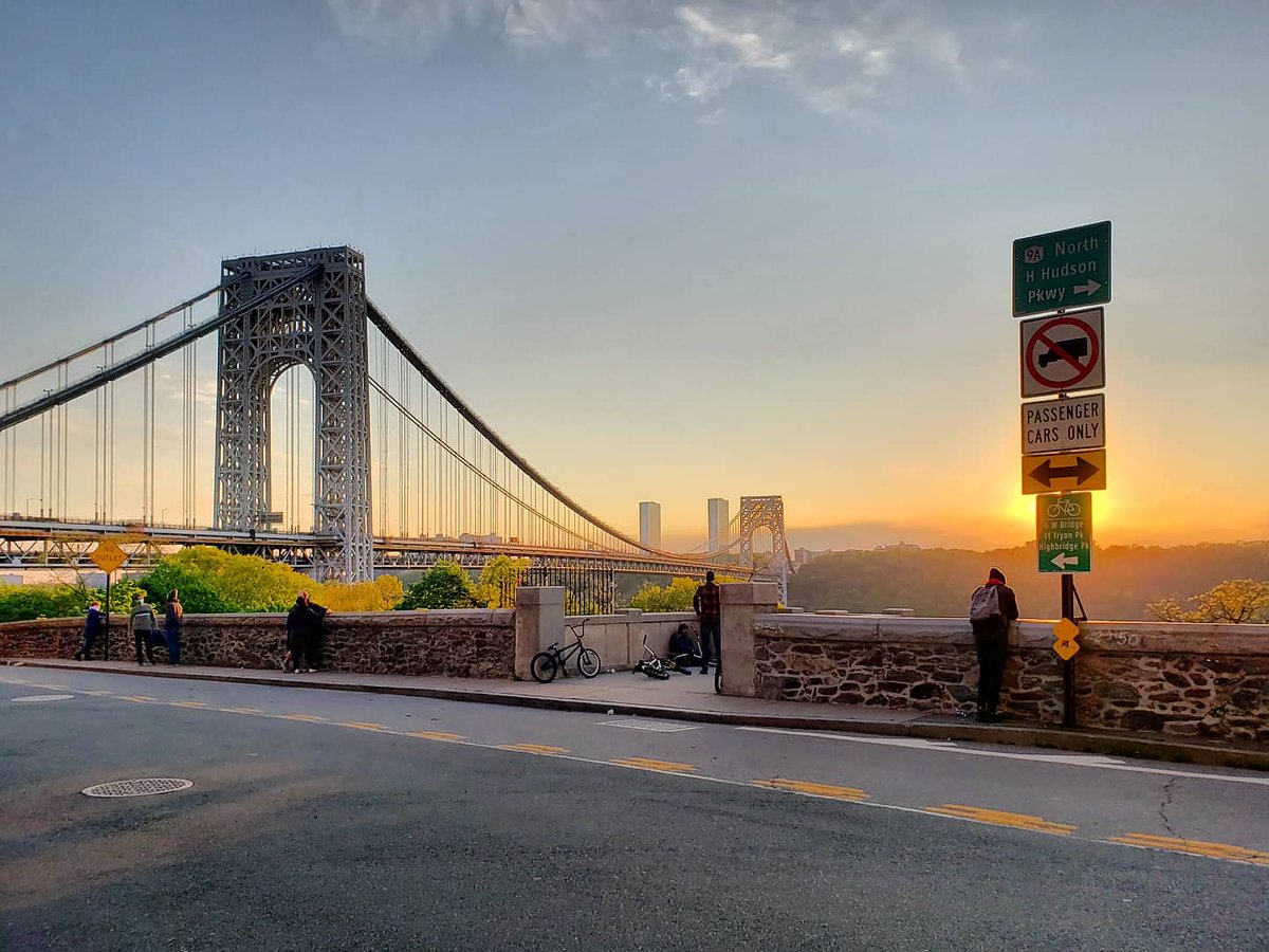 photofervor's tweet image. GW Bridge 🌉 Sometimes the sun is just a prop 😌
#GWBridge #Sunset #ManhattanViews #BridgeLove #CellPic #HudsonRiver #BridgeAddicted #NYCPhotography #Photofervor #ManhattanStreets #Wanderer #CellPhonePhotography #Samsung #Note9 #GeorgeWashingtonBridge #Bridge #Manhattan #NYNY