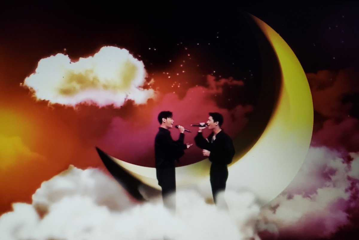 lethalbanana's tweet photo. This is pretty tho 😍 
#KristSingtoAtVLive https://t.co/EPJLWZrmDN
