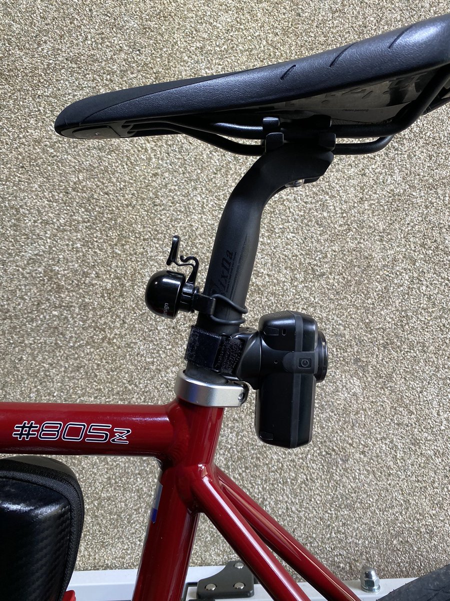 Sirokuma_O_RB's tweet photo. 基本ボッチでライドしているので、改めてロードバイクにもドラレコが必要だと思います。
昔作った「ドラレコ搭載」ラミネートを背中に着けて後方に意識付け🚴‍♂️
ドラレコを装着し映像を残す。
自身を守る為にも必要ですね😥

#ロードバイク
#ドラレコ
#ドライブレコーダー
#Fly6CE
#Cycliq
#サイクリック https://t.co/MJxAk6qSwp