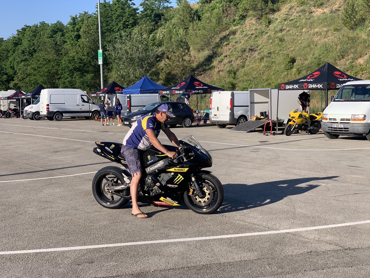 DiTullioJM's tweet photo. Journée au Pôle Mécanique d’Alès avec mon pote Jérome. 🏍 
Bon week-end les gens.

#MaîtreGifs #RoadTrip #Occitanie #passionné #LaVieEstBelle #MiaCasa 🥰
#LeSud #NouvelleVie https://t.co/u9HsTGNlPw