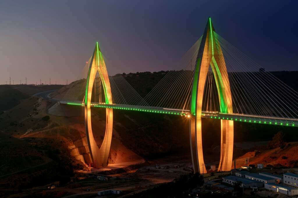 sfwpornnetwork's tweet photo. 🏗️[#InfrastructurePorn] Highest suspension bridge in Africa - Mohamed VI - Rabat, Morocco
🔗 https://t.co/78zY9VSLTH https://t.co/bnPMDRnrS3