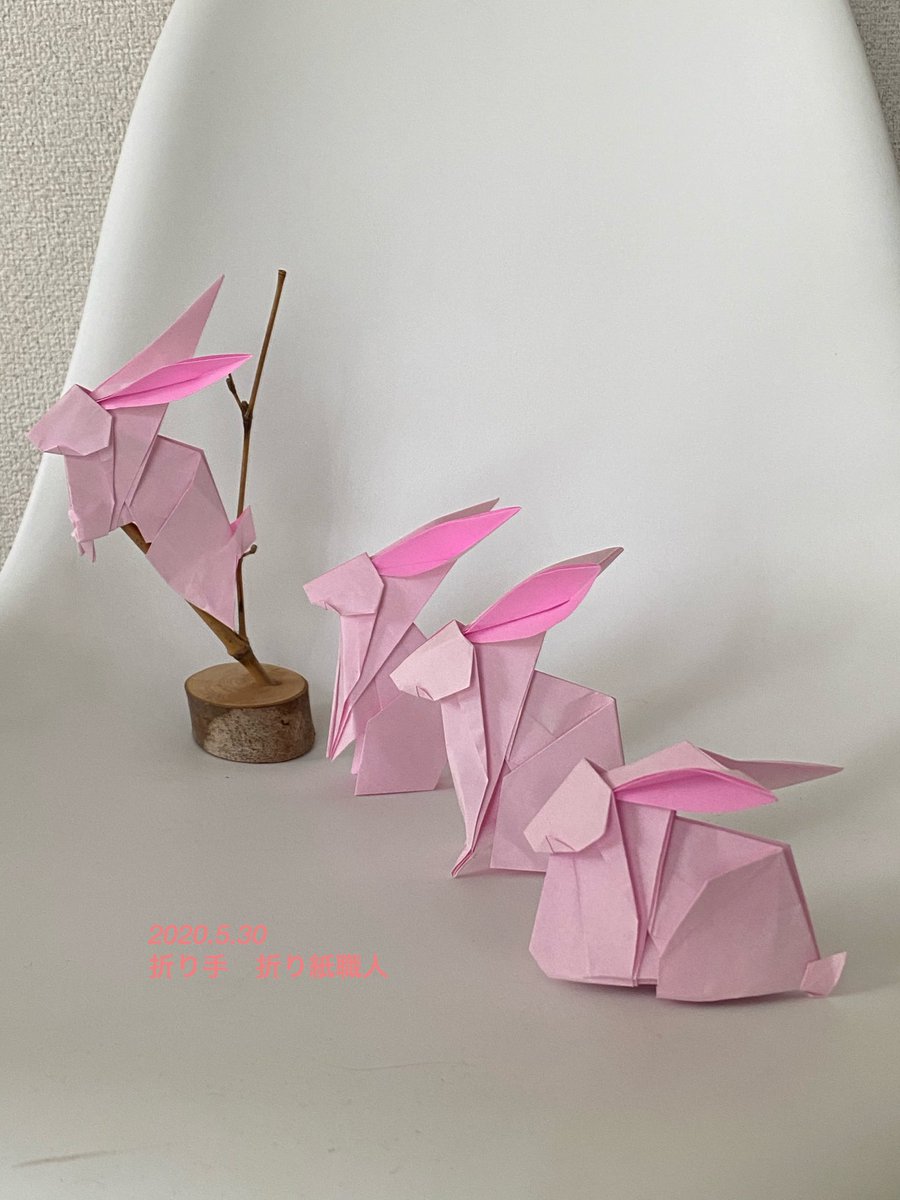 Twitter पर 折り紙職人 萩原元さんの うさぎ16 折紙探偵団マガジン181号より 右から モチ姿のウサギ 普段のウサギ 立ち姿のウサギ ジャンプ姿のウサギの4ポーズを折りました 最後のジャンプポーズは折り方が載ってないので 基本ポーズから睨んでみまし