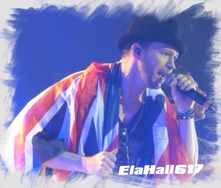 ElaHall617's tweet photo. 6 years ago! #Manchester with @DonnieWahlberg &amp; @hidehidekevin what a fantastic #tourfinal for me from the #LetsGetIntimateTour2014❤️
2 days before i was lying in the hospital &amp; i decided spontaneously to travel to 🇬🇧 because i needed a last @NKOTB show to see my favorite new kid https://t.co/ZktfN7Hg9U