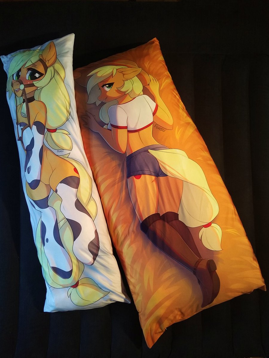 HorseplayToys's tweet image. Thank you! For all those at #PonyFest: I still have merch made for the original cons at con prices &amp;amp; free shipping!

EU/UK/Europe: horseplay-toys.com/collections/eu…

US/Canada: horseplay-toys.com/collections/ba…

#inflatables #inflatablefloat #mlp #brony #babscon #trotcon #galacon #eurobronycon