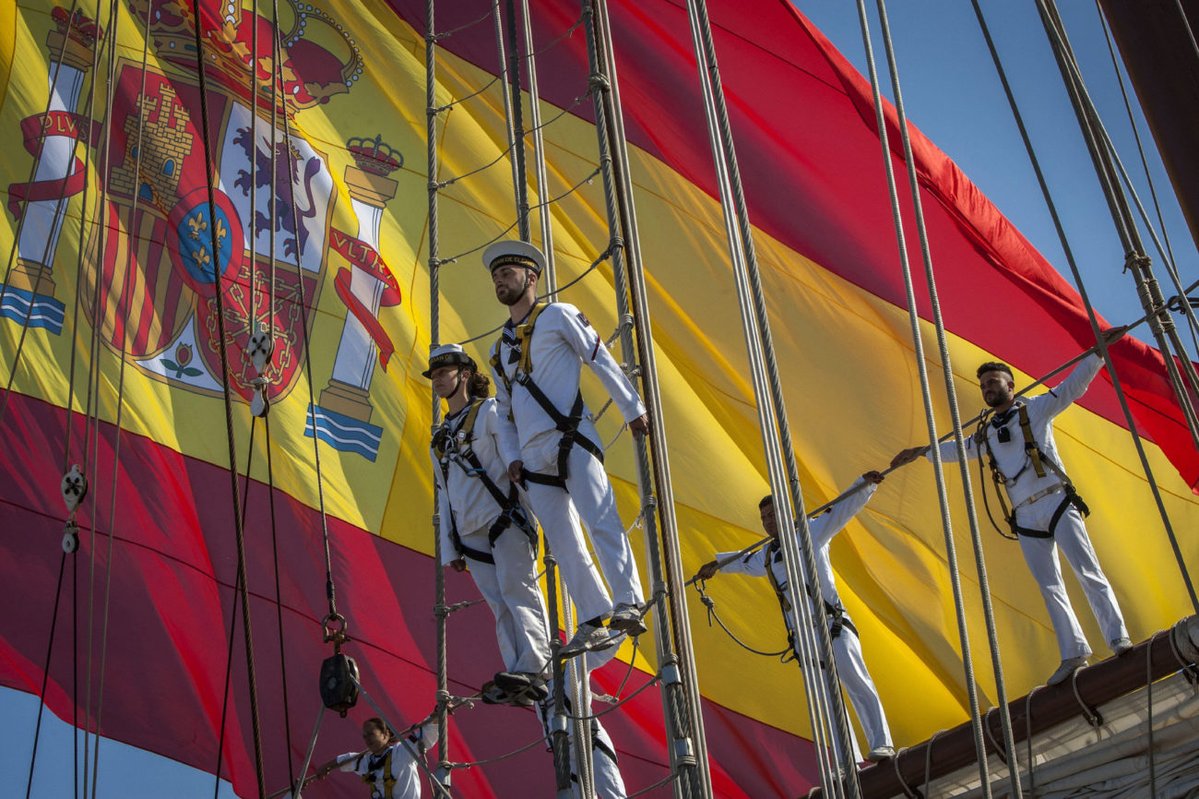 _JJurado_'s tweet photo. ¡¡¡Feliz día de las Fuerzas Armadas 🇪🇦⚓🇪🇦!!! https://t.co/86guJwdbfp