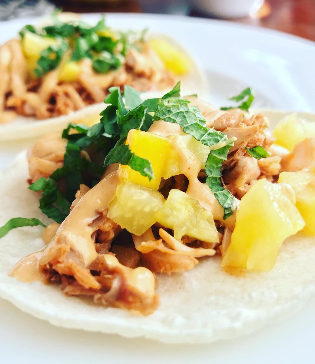 Happy Weekend Friends! ☀️ Get your Meal Pack for 4 people for $55! Free delivery at SCV. text me 630-930-0926 or email hellovegansocal@yahoo.com for next day delivery! 
• Check it out our specials on Instagram or Facebook Hello-vegan