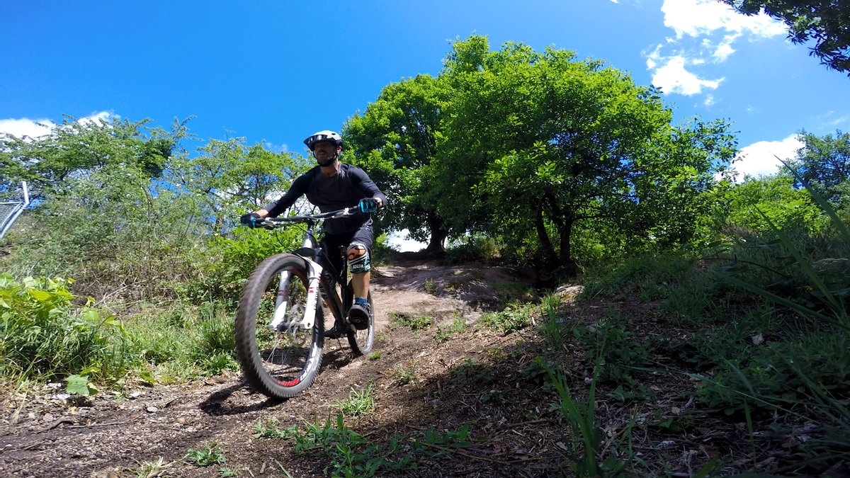 TwoGuysOneVan1's tweet photo. Massive G-Out exiting a big slab roller... Good times!!

#mtblife #nonamesyndicate #justride #mountainbiking #UKMTBChat #TotalMTB #TwoGuysOneVan #HardTail #ProductionPrivee #Shan https://t.co/eih6qdLRAe