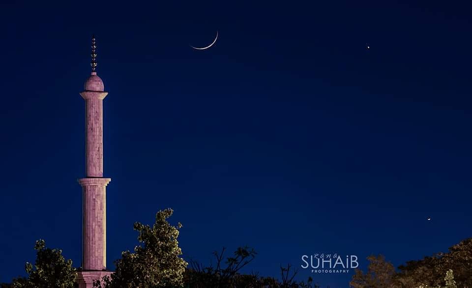 p2_square's tweet photo. Eid Mubarak!
Pic credits: #Psquarian @RanaSuhaibPhoto

#beautiful #travel #PSquare #photography #nature #sunset #sunrise #eidmubarak2020 #EidAlFitr https://t.co/SM4F6t5HT3
