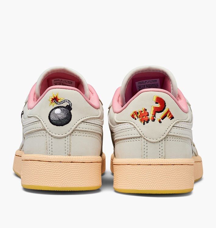 SOLELINKS's tweet photo. Ad: Tom &amp; Jerry x Reebok Club C Revenge 'White/Tan' on sale for $74.99 + FREE shipping => https://t.co/WcdEbV7Z1A https://t.co/PgnNatZhGX