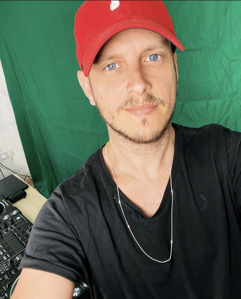 Oello12's tweet image. Damnnnn Ilan is so so hot like whaaaaaaaa? #ilanbluestone 🔥🔥