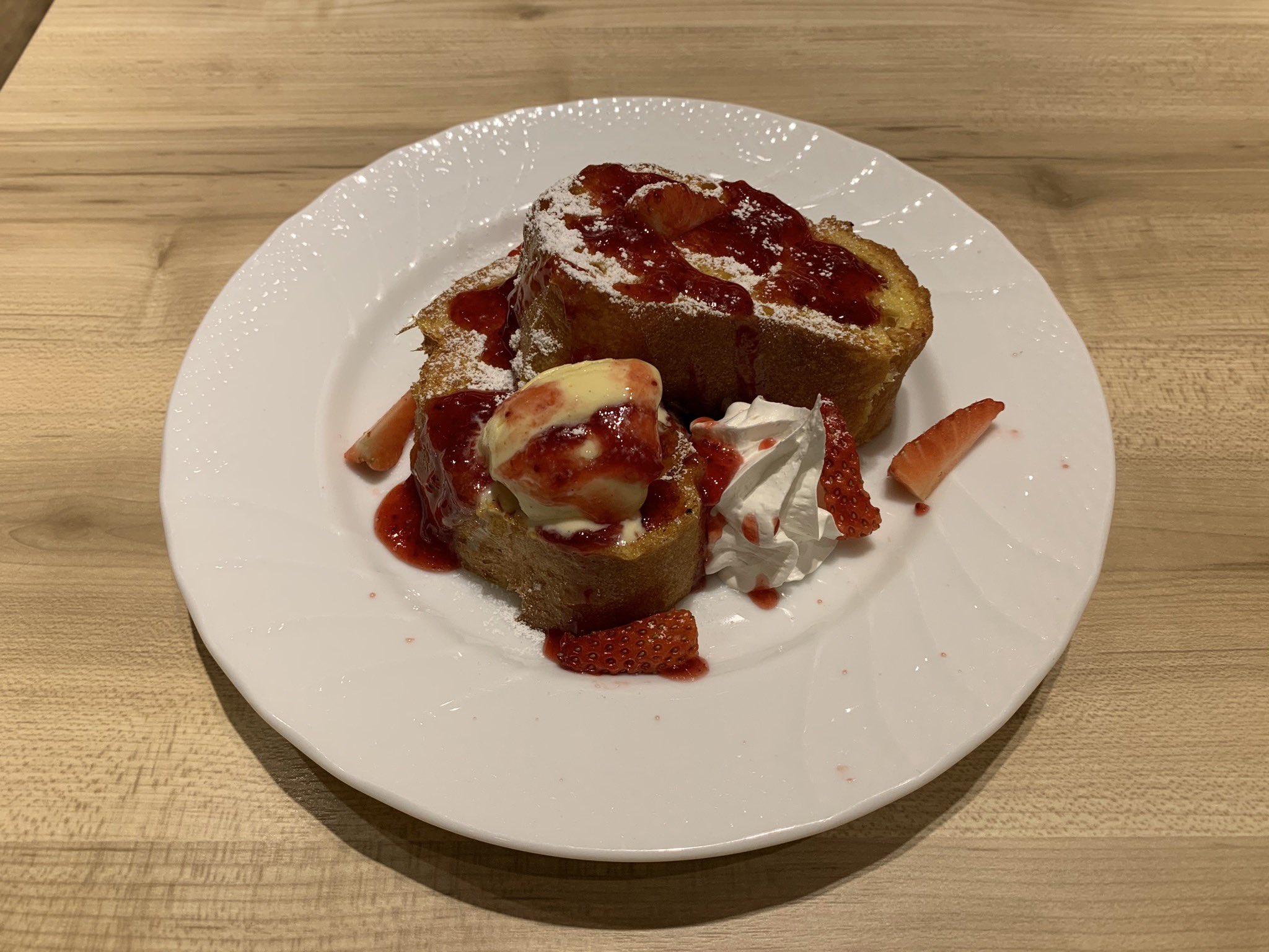 タカナカ さいたまスーパーアリーナ 千葉県柏市のアリオ柏の中のデリスにケーキバイキングに来ました 苺 のフレンチトースト いただきます アリオ柏 デリス ケーキバイキング ビュッフェ 苺のフレンチトースト 千葉県 柏市 T Co