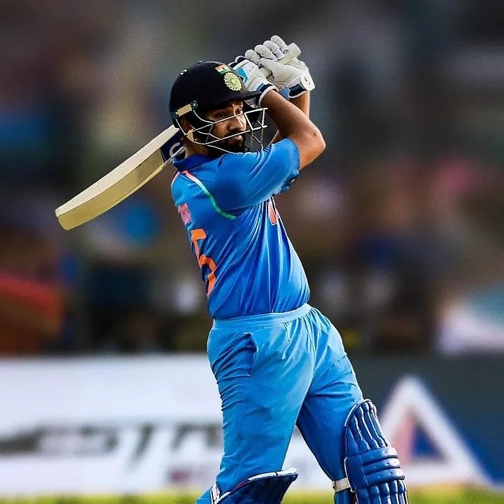 Virendra Sehwag said in a cricbuzz show,There is a job which Virat can't do but Rohit can ,hitting 3 or 4 sixes in a row.He has got that solid defence and natural ability to hit sixes simultaneously .Which is very rare.