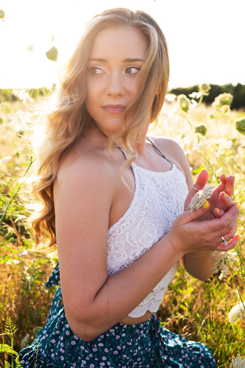 julessyybabe's tweet photo. sneak peak from my shoot today - more to come 🕊 https://t.co/30pMxBpMqx