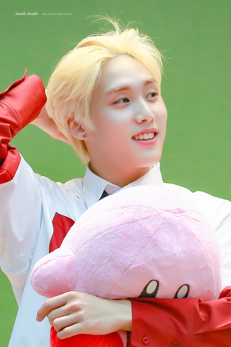 🎂
#제이콥 #Jacob #배준영 #더보이즈 #THEBOYZ