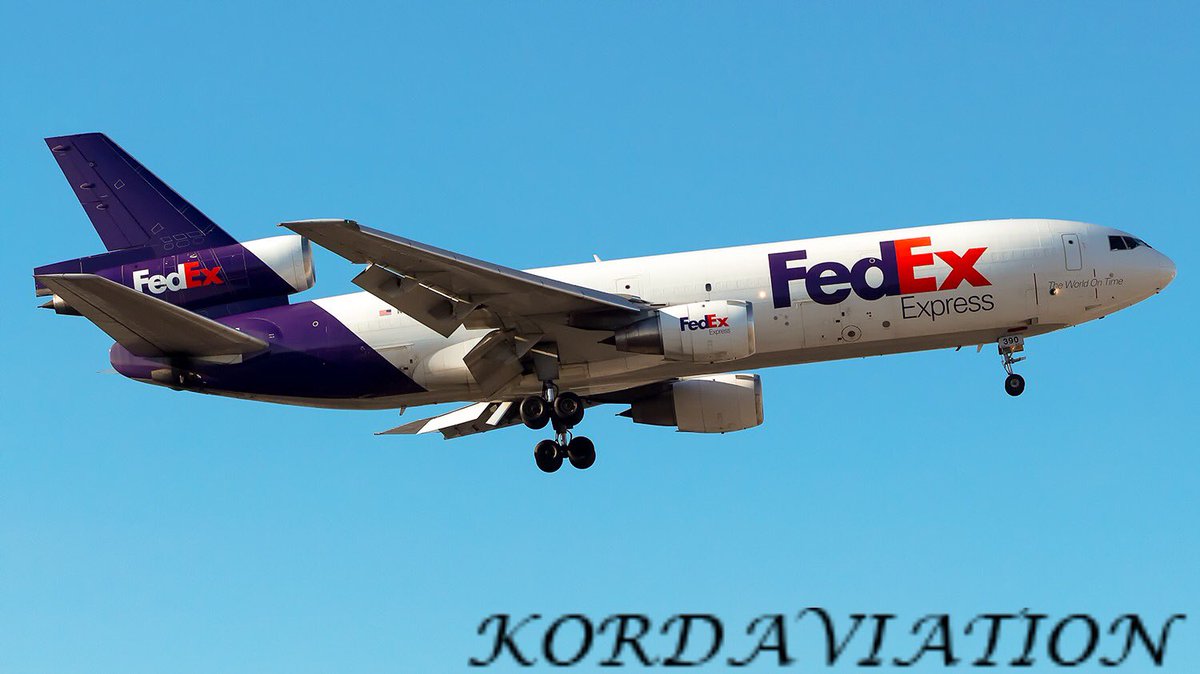 AviationKord's tweet photo. Happy #FedexFriday everyone! This beautiful @FedEx MD10 making its daily stop to @fly2ohare and then back to @flymemphis The @FedEx logo goes great on these amazing birds! I just love seeing these birds all the time when at @fly2ohare! https://t.co/WguCd7lWtb