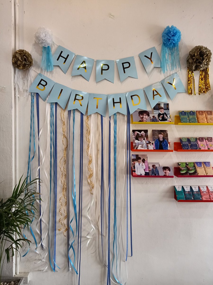 MTSMC009's tweet photo. 🎂 Happy Birthday #เจ้าแก้มก้อน #fluke_natouch
🍫 Give Away ขนม 100 ชิ้น
☑️ ที่คาดแก้ว+โปสการ์ด เมื่อซื้อเครื่องดื่มภายในร้าน แจ้งว่าเป็นแฟนคลับลูกลดราคา 5 บาท🥰
🗓️ 30- 31 May  2020 เวลา 10.00-16.00น.
📍ร้านสยามมายาเชียงใหม่
Happy Fluke's day ค่ะทุกคน 💙
https://t.co/KWmuFOUAL5 https://t.co/njEc3NrgTh
