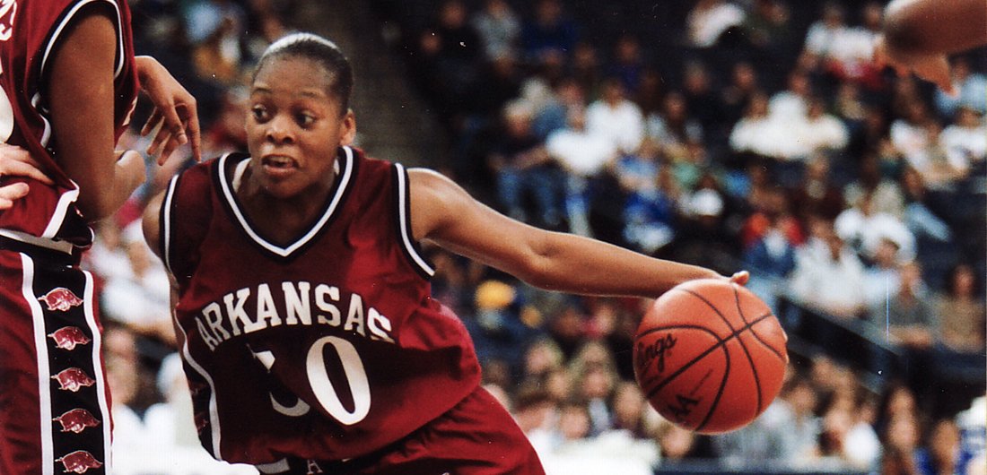 DrJeffGiovanni's tweet photo. @DaveanteJones My Sister @coachmesser comes home. HOFer. Led @RazorbackWBB to the 1998 Final Four. @HunterYurachek should honor her during that game. #OnceARazorback #Family https://t.co/97qavEeQMB