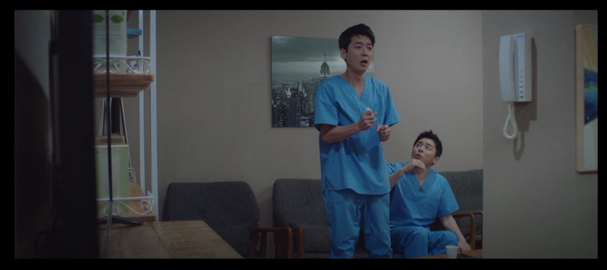 Changwon boys fighting over food! I bet Ikjun said something about Iksun to sort of remind Junwan about it. I know he sensed that he 'forgot' because he was too busy with the surgery.  #HospitalPlaylist