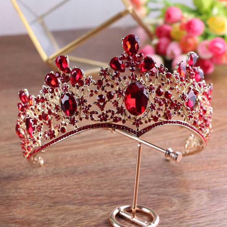 Kana and Her Crown. @joheunhal