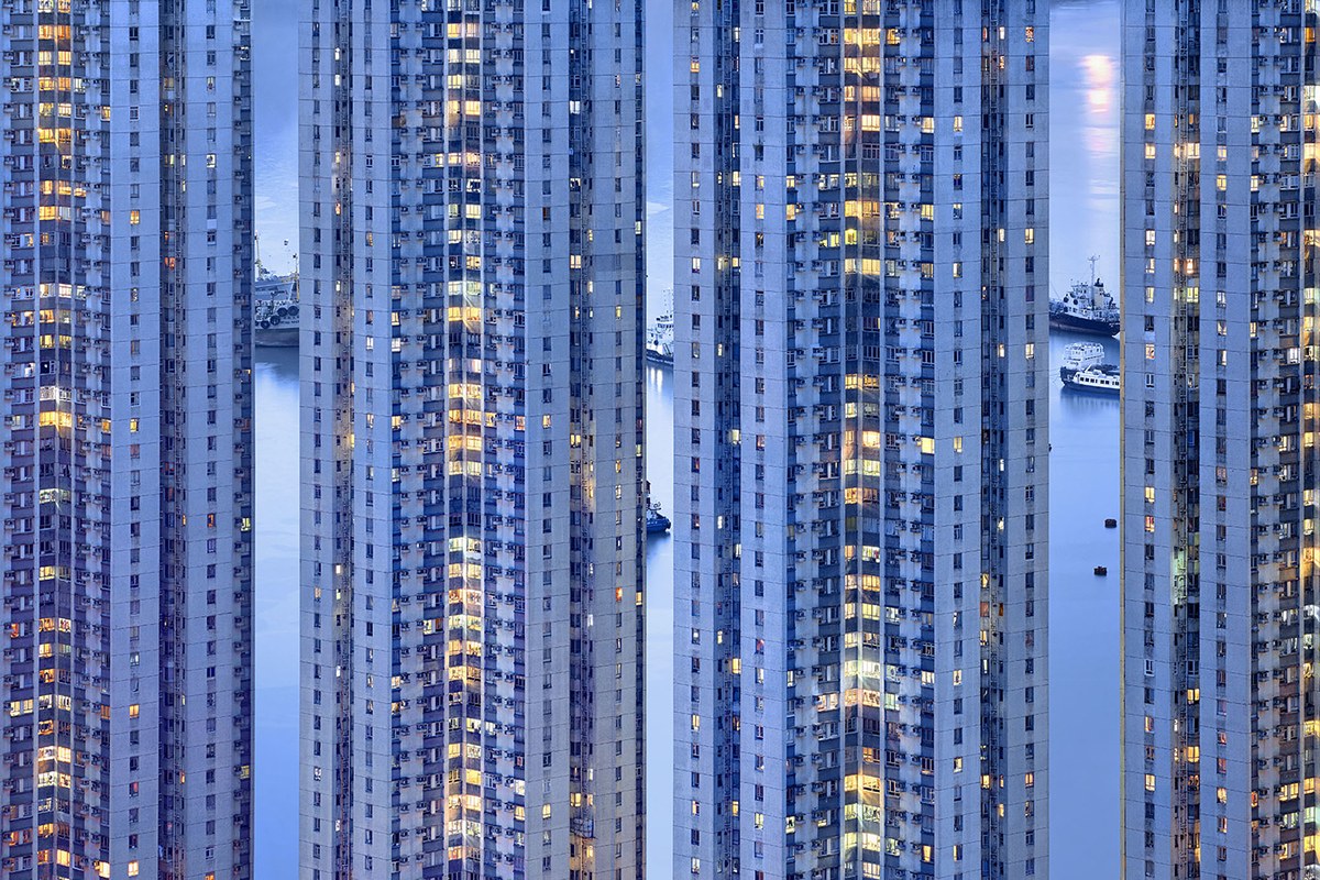 WIRED's tweet photo. The golden hour gets a lot of hype, and rightfully so, but the blue hour—the sliver of time just before sunrise or just after sunset��is stunning in its own right. These pics of Hong Kong during that time prove as much: https://t.co/2dzUrDt5HG
📸: Romain Jacquet-Lagrèze https://t.co/P1xNSsKyOl