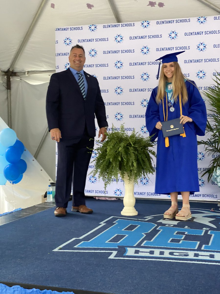 amywiff's tweet photo. Thank you to @Todd_spinner for an outstanding Graduation ceremony for the first class to walk. We appreciate all that your staff did to make is extra special. We loved every minute of it! 💙🎓#classof2020 #flourishhere @SuperOlsd @KristaSDavis @EGregg_Berlin https://t.co/PvadLfRhGG