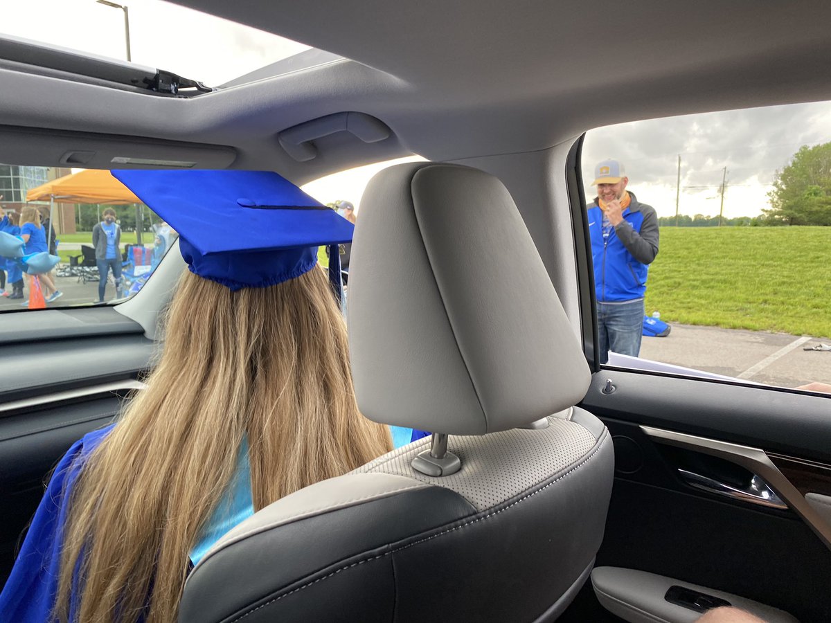 amywiff's tweet photo. Thank you to @Todd_spinner for an outstanding Graduation ceremony for the first class to walk. We appreciate all that your staff did to make is extra special. We loved every minute of it! 💙🎓#classof2020 #flourishhere @SuperOlsd @KristaSDavis @EGregg_Berlin https://t.co/PvadLfRhGG