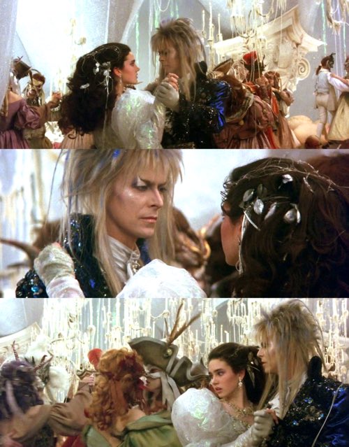 JustThingsComic's tweet photo. • “Just fear me, love me, do as I say and I will be your slave” - The Goblin King, Labyrinth •
:
:
#justthings #minimalistportrait #digitalart #labyrinth #labyrinthmovie #davidbowie #jareththegoblinking #artoftheday #dailyart #instadaily #instagood https://t.co/04gzcLZTe9