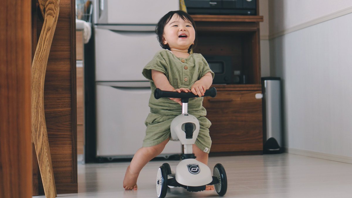 MamesLife1's tweet photo. 三輪車？デビュー。3日くらいでマスターしてた。本当に吸収早いなあ。#scootandride https://t.co/N1e6y5QVGM
