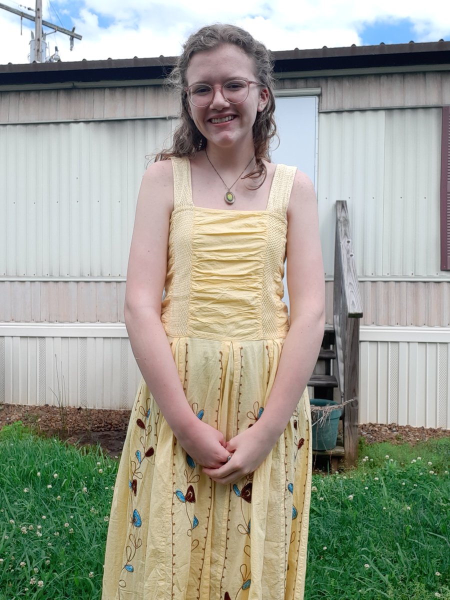 gildedtarazi's tweet photo. My #shipwreckedprom look of the night ! :) https://t.co/LZYmB6TbZg