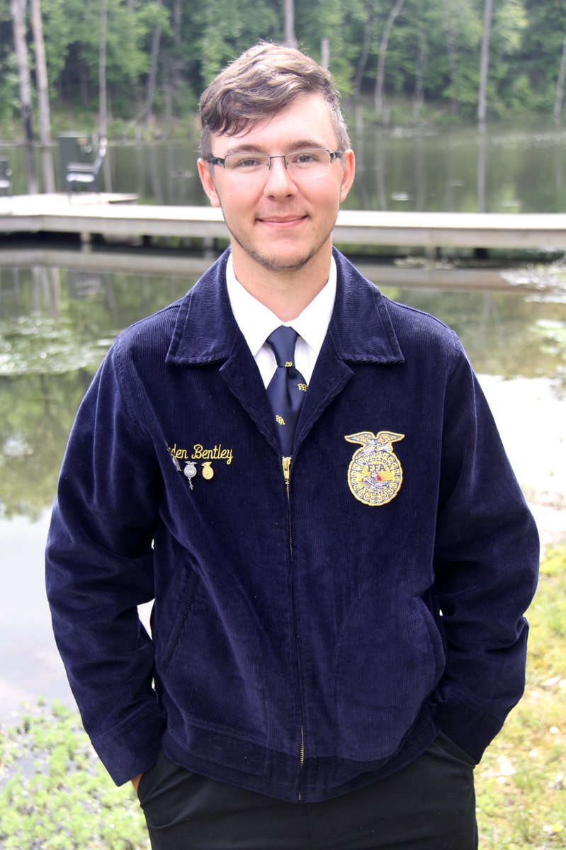 HazelGreenFFA's tweet photo. Celebrating our 19-20 Secretary, Caden Bentley! Caden has a reputation for being selfless and a love for helping others. His talents range from Ag Mechanics to Aquaculture. Caden has started a career at New Market AG where I am sure he will be very successful! We are so proud!! https://t.co/ncp4Y3QOzo
