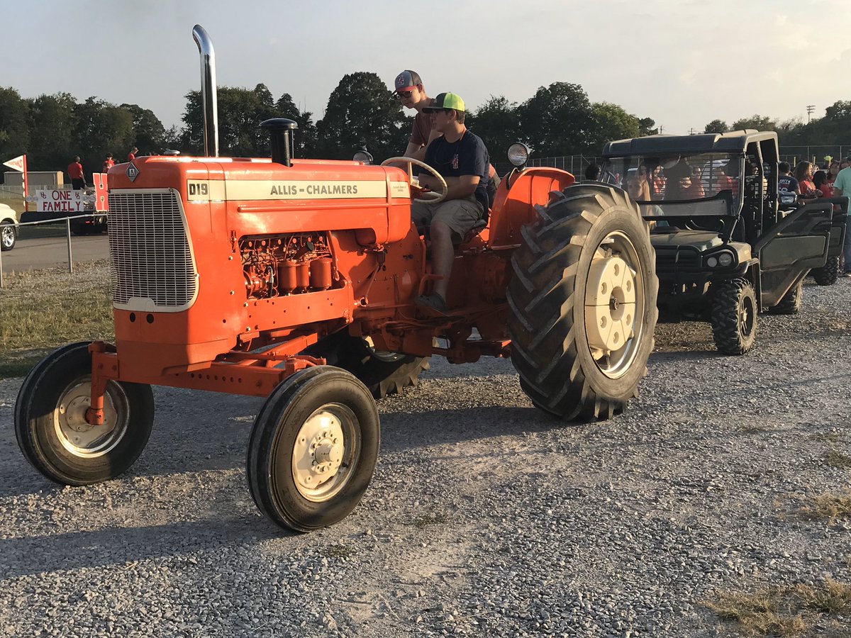 HazelGreenFFA's tweet photo. Celebrating our 19-20 Secretary, Caden Bentley! Caden has a reputation for being selfless and a love for helping others. His talents range from Ag Mechanics to Aquaculture. Caden has started a career at New Market AG where I am sure he will be very successful! We are so proud!! https://t.co/ncp4Y3QOzo