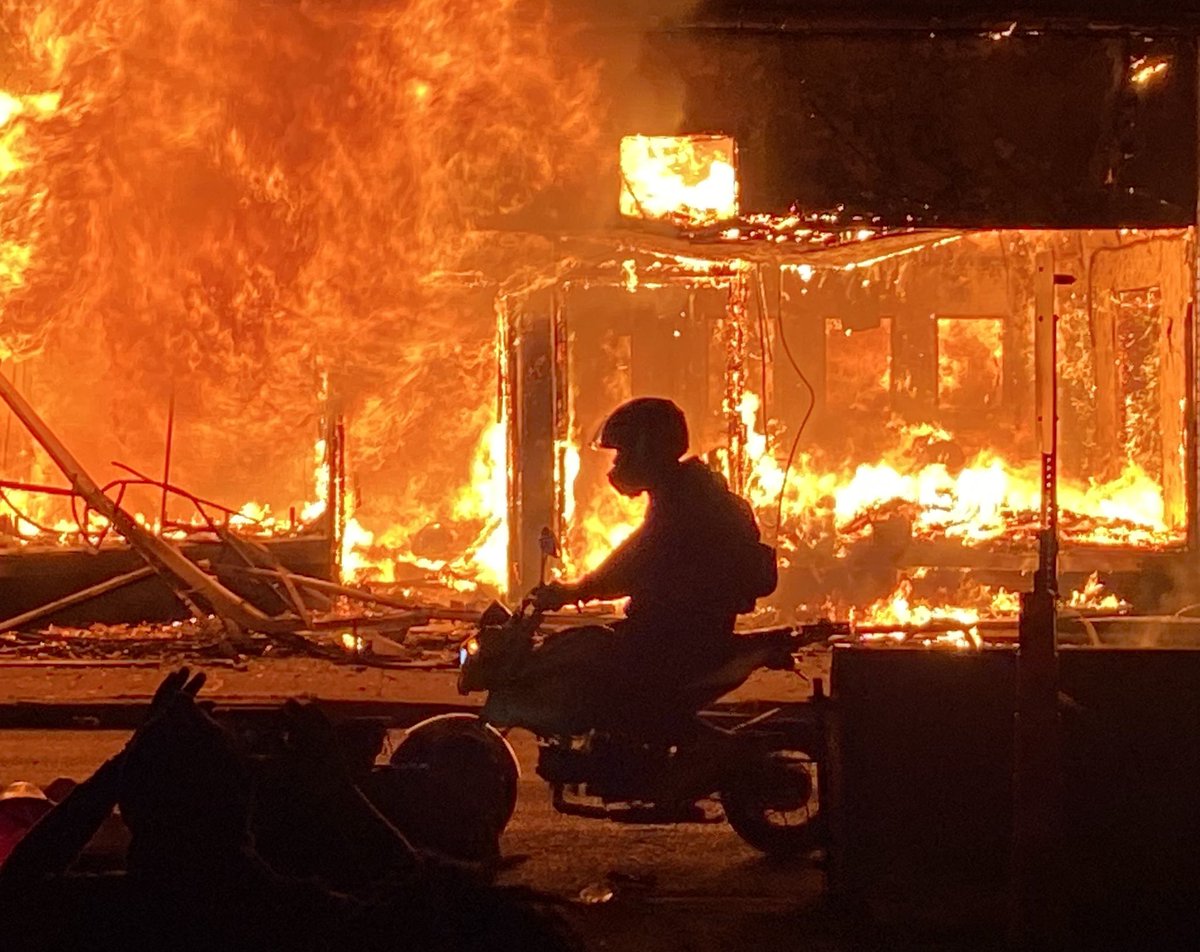 Another night of burning in Minneapolis. #GeorgeFloyd  #gettyimagesnews.