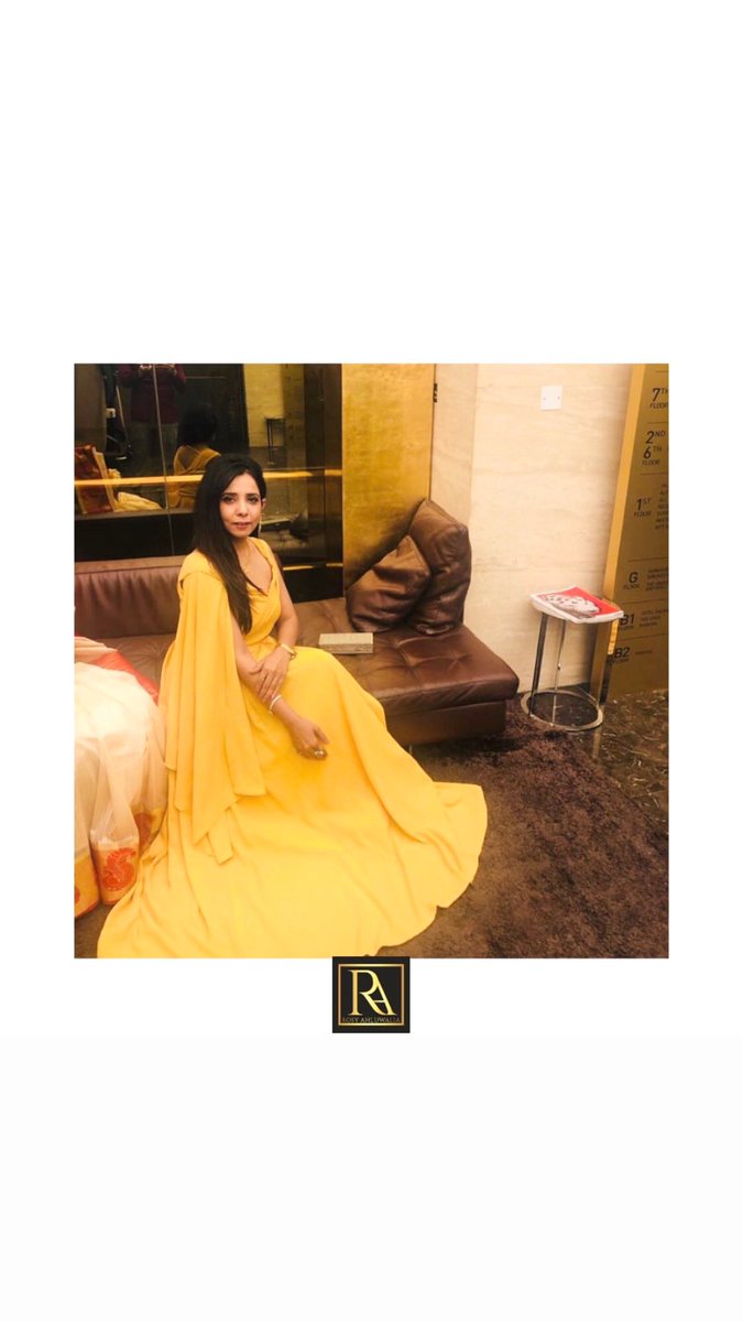 AhluwaliaRosy's tweet photo. It was a privilege to be invited for Dinner at Sheikh Suhail Al Zarooni Palace in Dubai in collaboration with @confluence_foundation .
•
•
#rosyahluwalia #dikhakhadi #sheikhsuhailalzarooni #confluencefoundation #palace #dinner #officialdesigner #stayhome #staysafe #throwback . https://t.co/sWTy9hxcIB