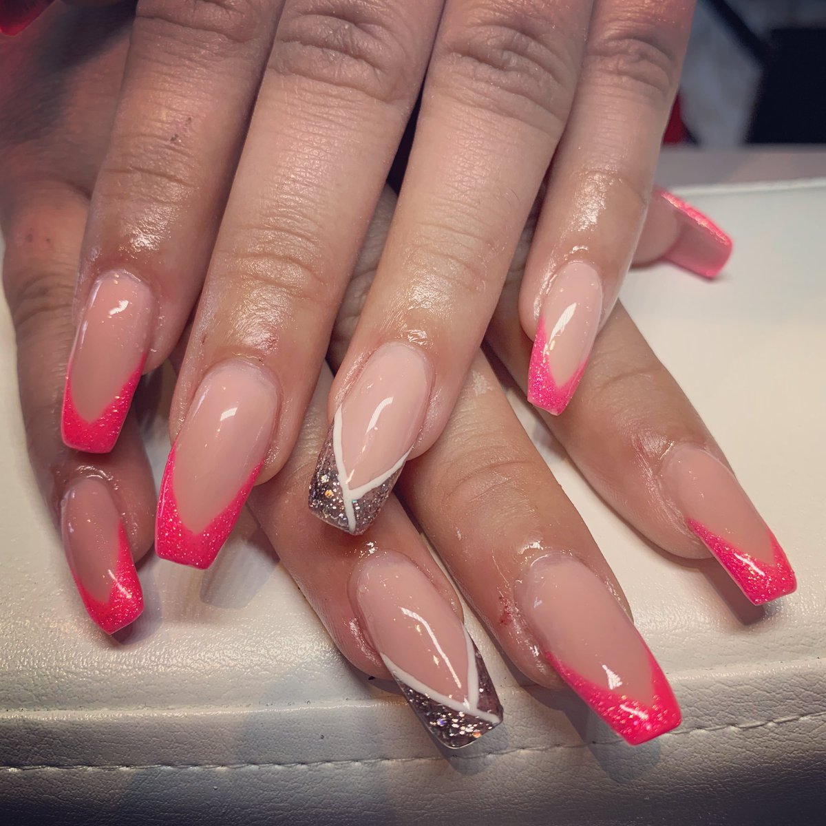 CorisStudio's tweet image. Summer nails #nailsglasgow #glasgownailssalon #uknailsupplies #glasgownetworking #coris_studio #gelnails #acrylicnailswag #lovenailsart #nailart #nailartist #nailtechnician #nailtechglasgow #glasgowcitycentre #fashionblogger