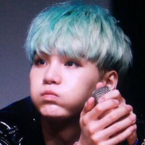 mireyasca's tweet photo. @Scarlet28568191 @BTS_twt #YOONGI #YoongiWeLoveYou # https://t.co/5Z6AYN63hK