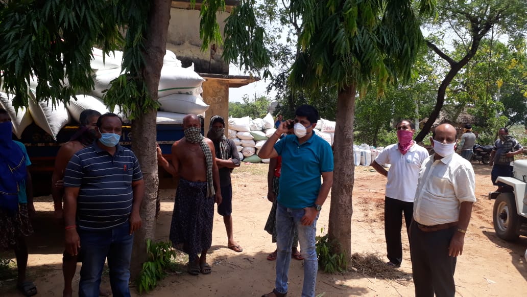 sub_banki's tweet photo. Sub Collector Banki visiting Dhansara mandi @ Rabi paddy collection today dated 30.05.2020 https://t.co/5Cq0KZMCbl