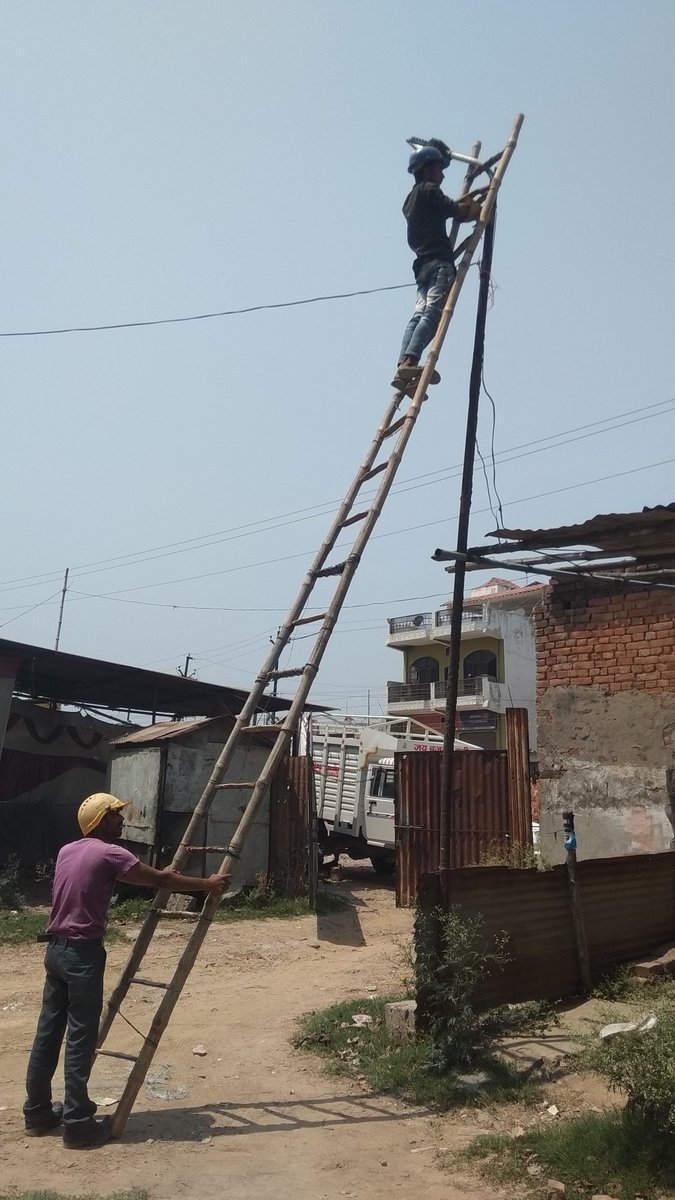 vikashk15786712's tweet photo. Today maintenance team work progress in Ghazipur,(u.p)
@yogeshrai56
@anuadbst 
@amitrec19 
@ShakirH40522350
#eeslsprit
#ujalaprakashpathka
#workinprogress 
#Streetlightmaintenance 
#Covid_19india https://t.co/pM3y9gWQES https://t.co/G6H7KNg4xs