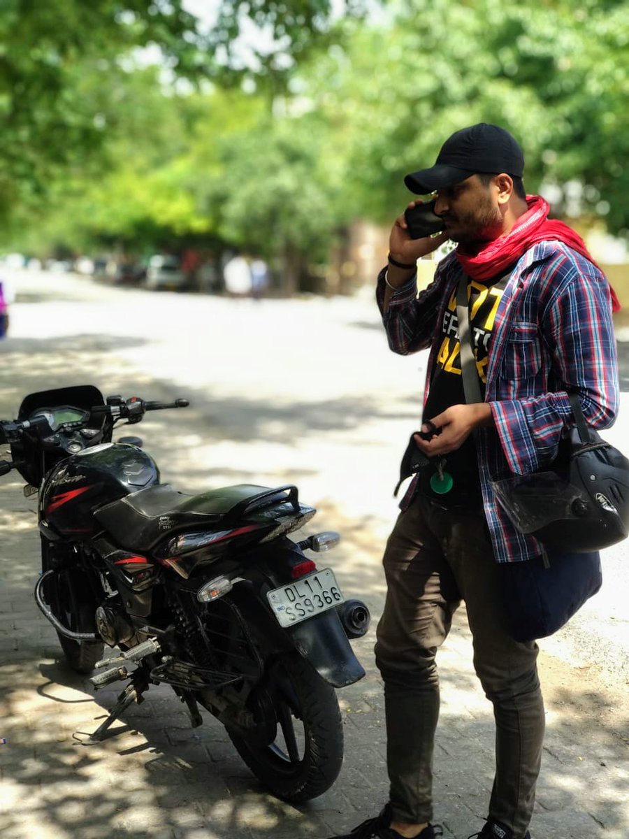 LokeshJha93's tweet photo. माँ कहतीं हैं!! 🔥🔥
दर्पण में मुख और संसार में सुख बस दिखावा होता हैं !!
#LongTym #Kanpur❤ https://t.co/2wTuIfWqZe
