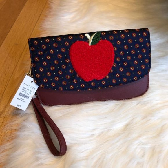 sarahsm17143213's tweet photo. So good I had to share! Check out all the items I'm loving on @Poshmarkapp #poshmark #fashion #style #shopmycloset #talbots #dkny #zigigirl: https://t.co/RiCfdlxphD https://t.co/geB5Headmz